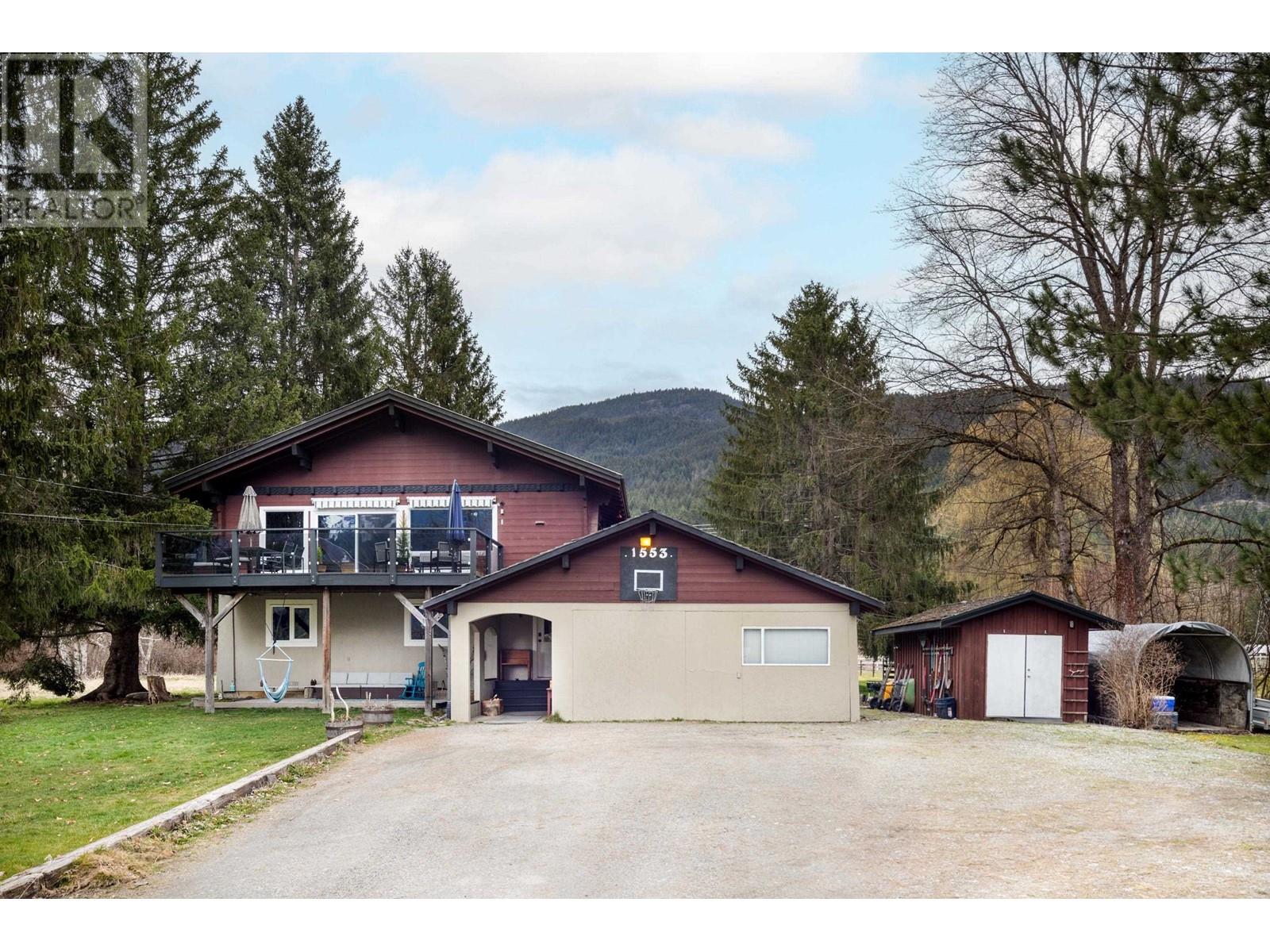 1553 Fraser Road, Pemberton, British Columbia  V0N 2L0 - Photo 1 - R2864201