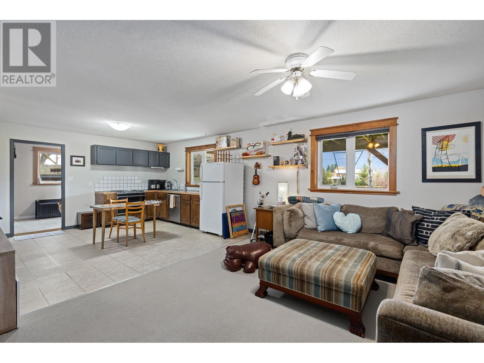 1553 Fraser Road, Pemberton, British Columbia  V0N 2L0 - Photo 23 - R2864201