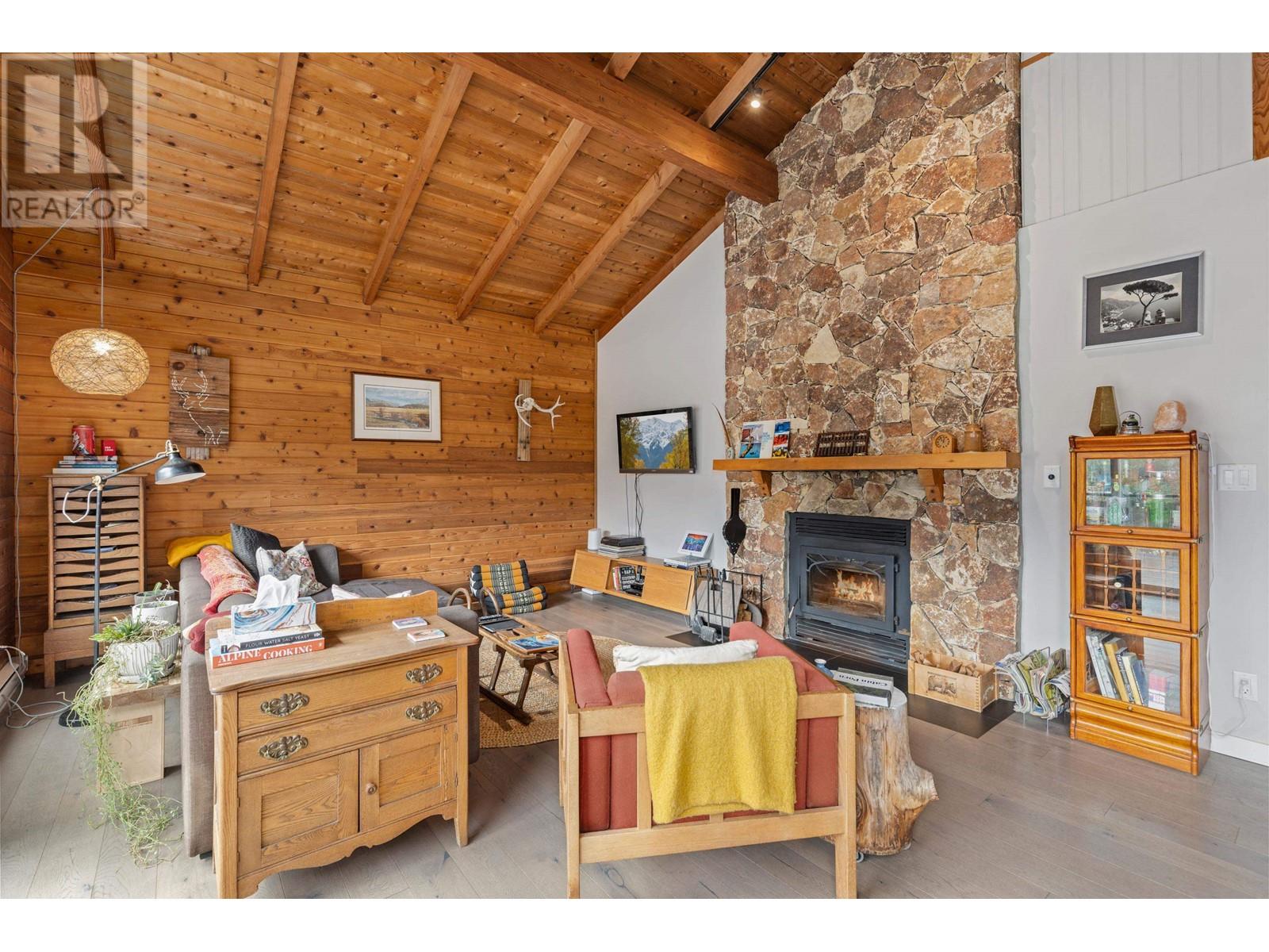 1553 Fraser Road, Pemberton, British Columbia  V0N 2L0 - Photo 3 - R2864201
