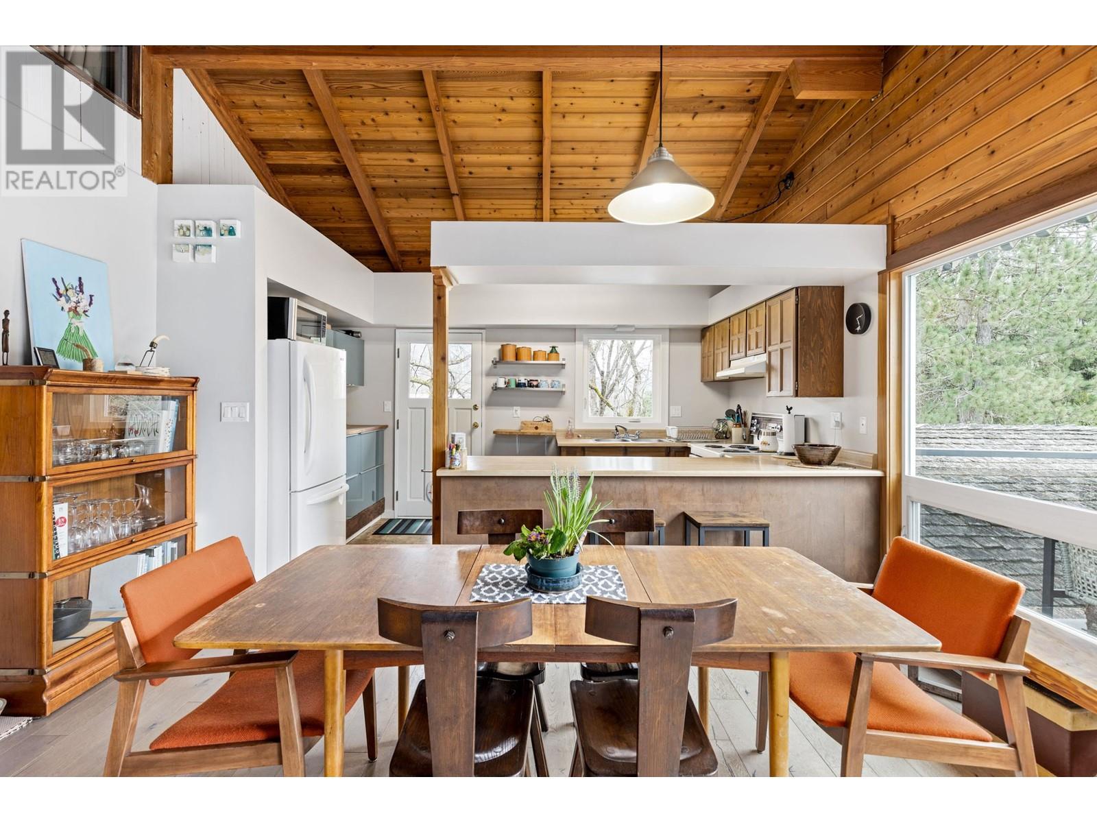 1553 Fraser Road, Pemberton, British Columbia  V0N 2L0 - Photo 9 - R2864201