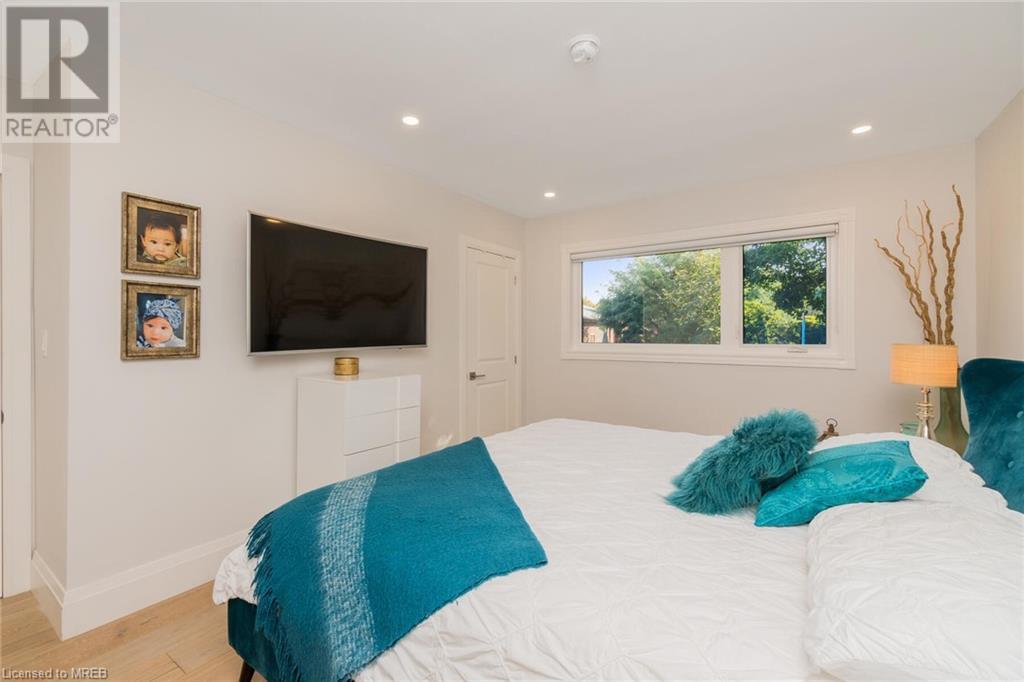 23 West Hampton Road, St. Catharines, Ontario  L2T 3E6 - Photo 10 - 40563771