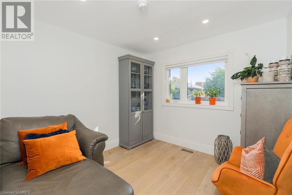 23 West Hampton Road, St. Catharines, Ontario  L2T 3E6 - Photo 12 - 40563771