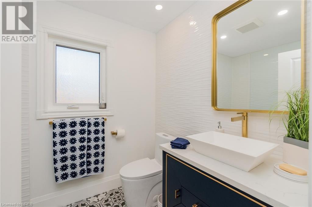 23 West Hampton Road, St. Catharines, Ontario  L2T 3E6 - Photo 13 - 40563771