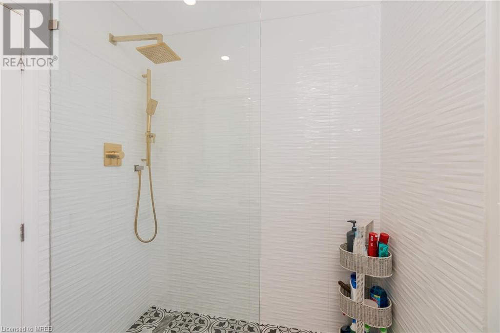 23 West Hampton Road, St. Catharines, Ontario  L2T 3E6 - Photo 14 - 40563771