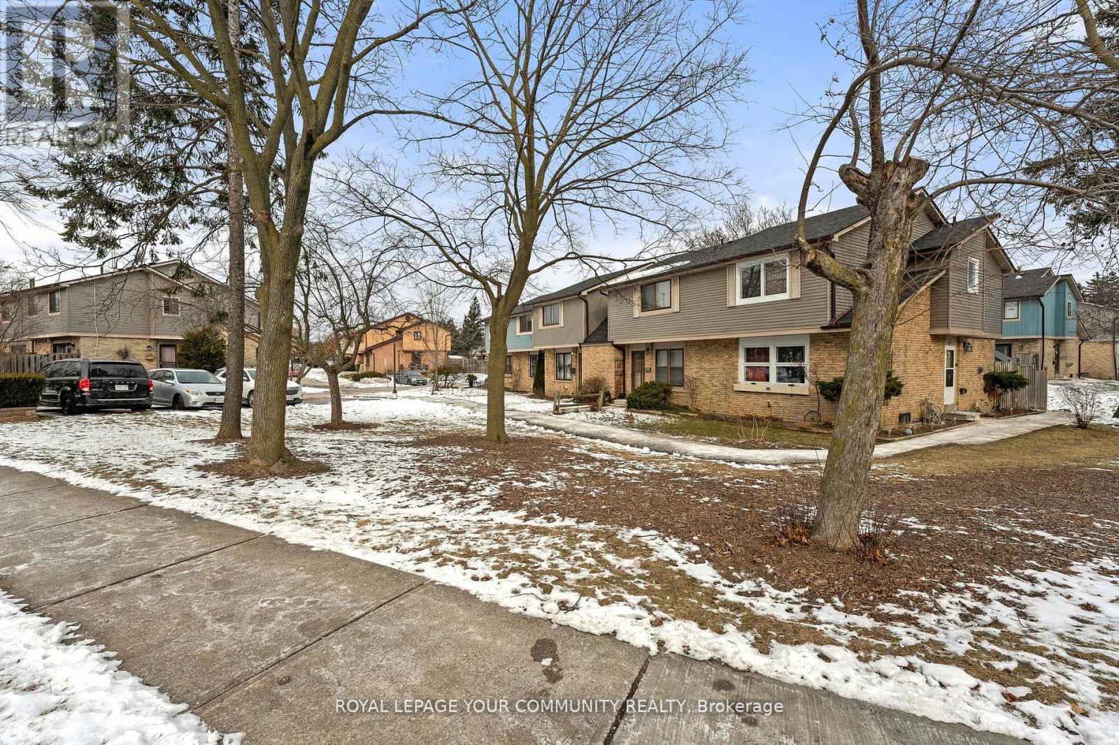 #40 -6433 Charing Dr, Mississauga, Ontario  L5N 1L5 - Photo 3 - W8184288