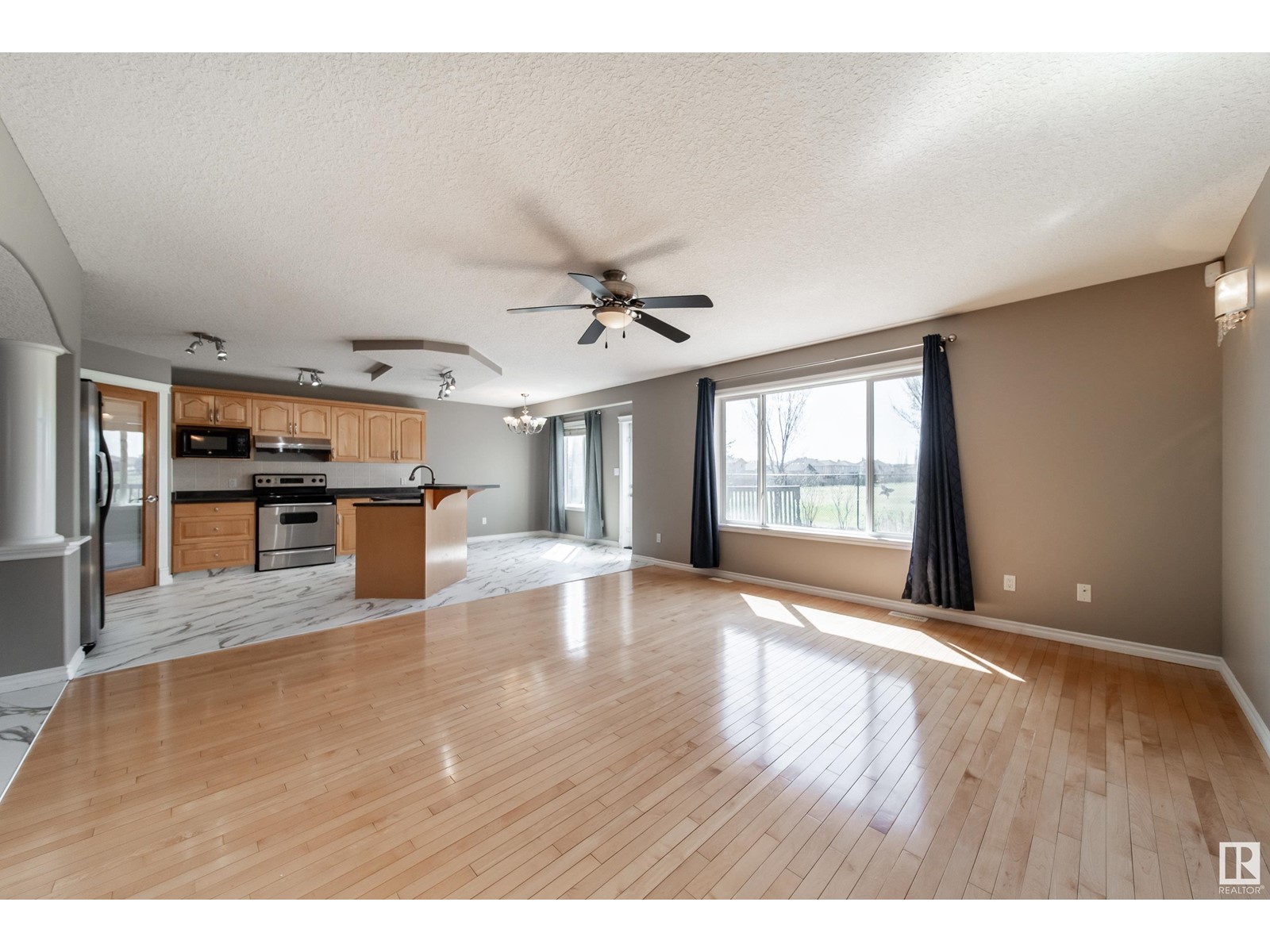 7915 3 Av Sw, Edmonton, Alberta  T6X 1K6 - Photo 12 - E4379314