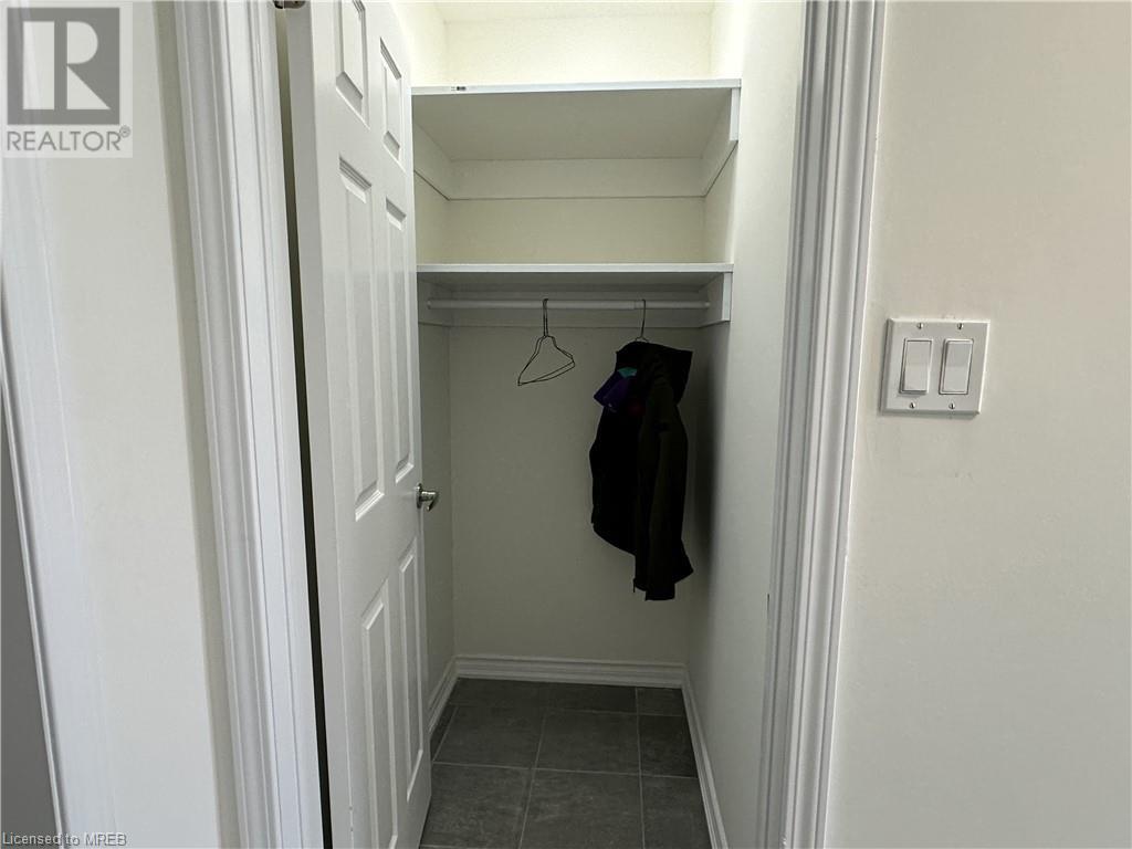 304 Shady Glen Crescent, Kitchener, Ontario  N2R 0J9 - Photo 5 - 40563387