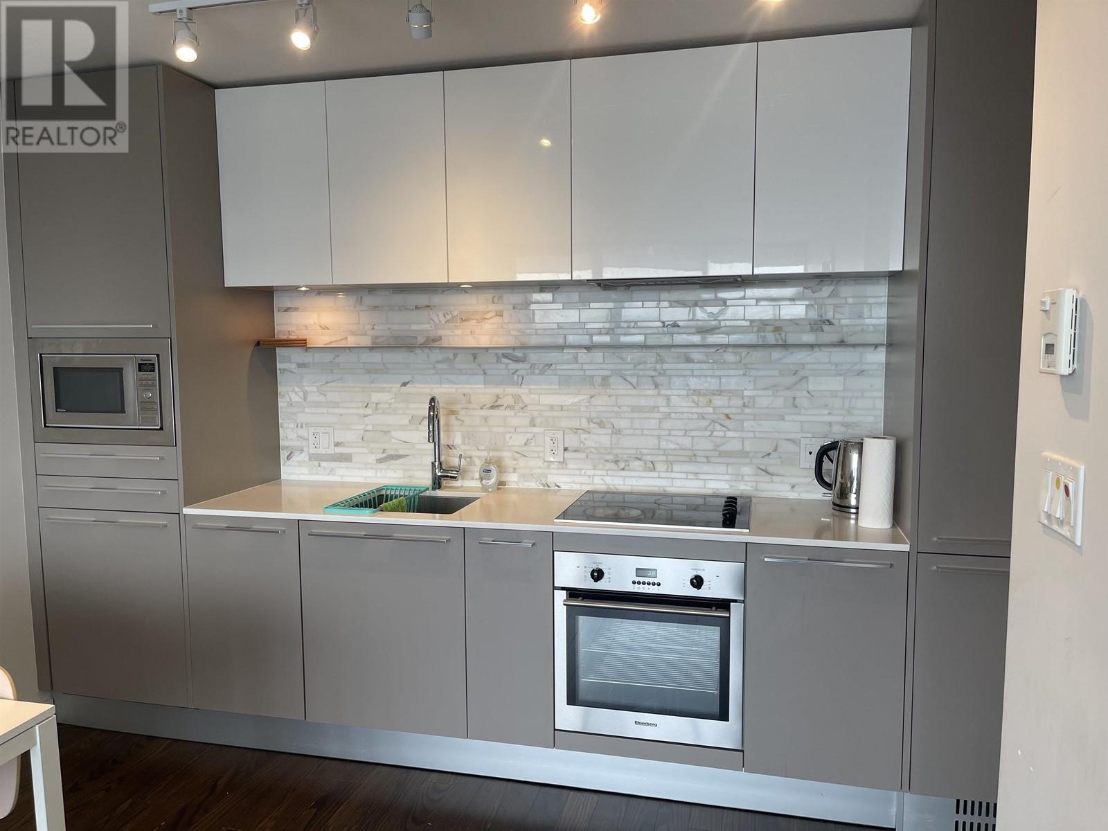 Listing Picture 6 of 20 : 2305 8131 NUNAVUT LANE, Vancouver / 溫哥華 - 魯藝地產 Yvonne Lu Group - MLS Medallion Club Member