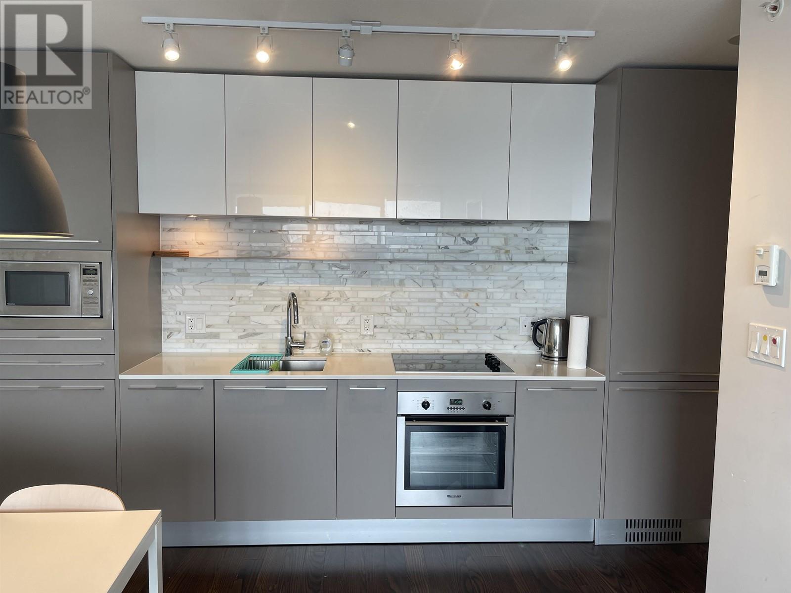 Listing Picture 7 of 20 : 2305 8131 NUNAVUT LANE, Vancouver / 溫哥華 - 魯藝地產 Yvonne Lu Group - MLS Medallion Club Member