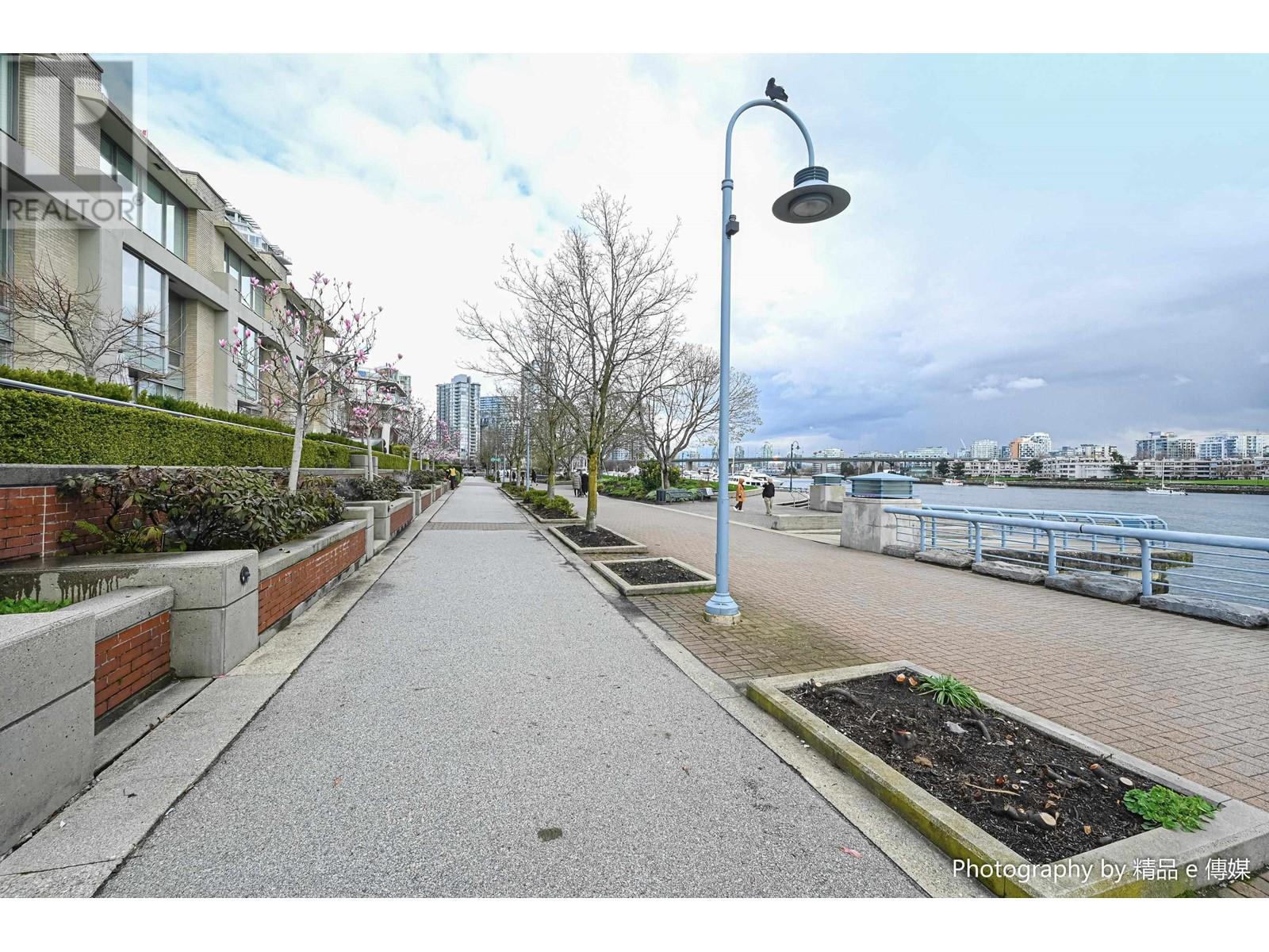 303 1328 Marinaside Crescent, Vancouver, British Columbia  V6Z 3B3 - Photo 7 - R2863830