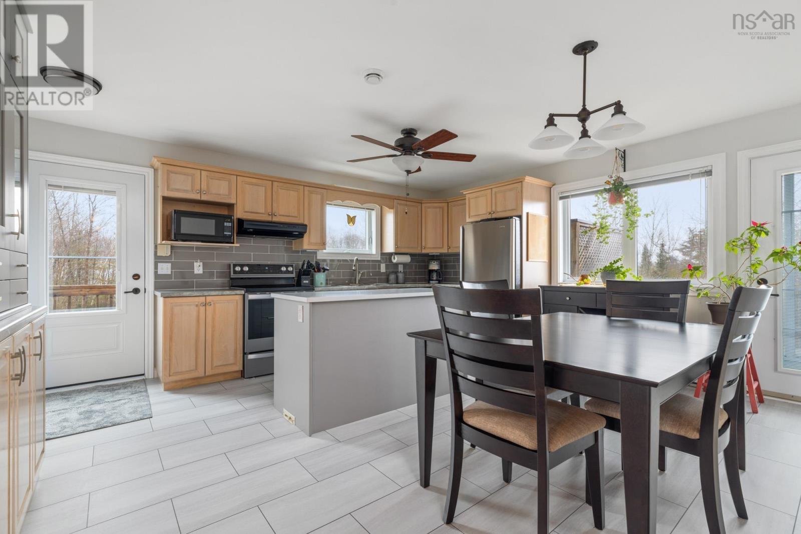 283 First Lake Drive, Sackville, Nova Scotia  B4C 3J9 - Photo 5 - 202405759