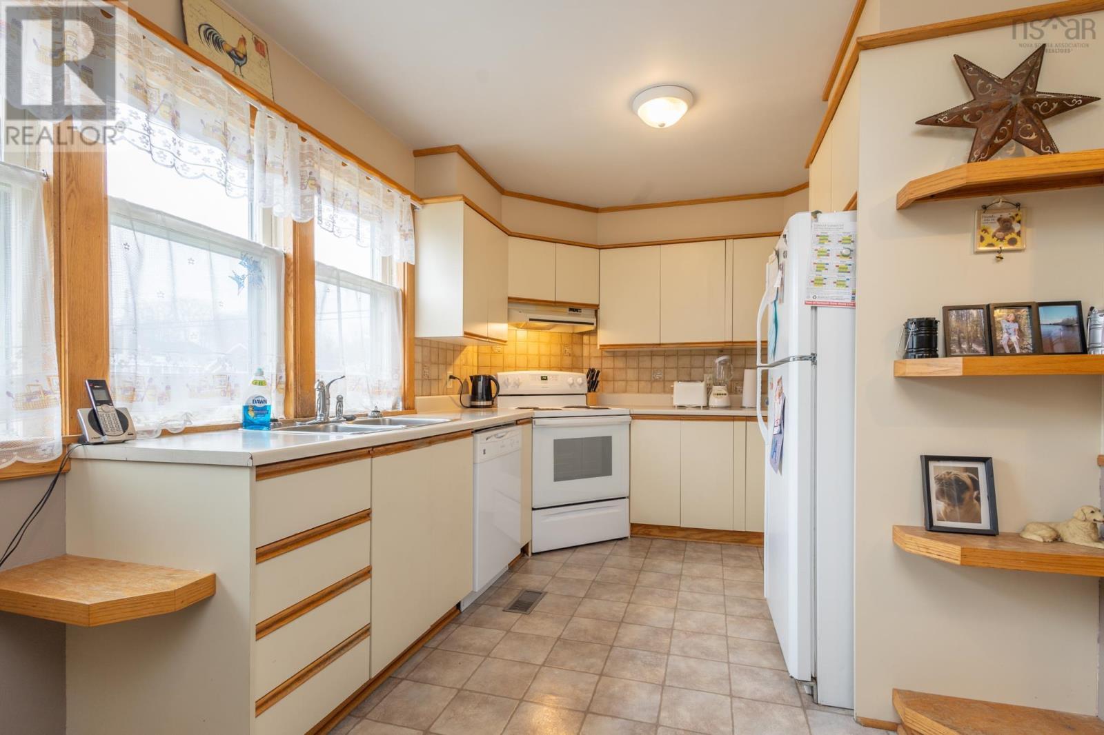 171 Pleasant Street, Yarmouth, Nova Scotia  B5A 2J8 - Photo 20 - 202405764