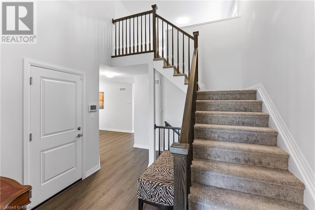 52 Bur Oak Drive Drive, Thorold, Ontario  L2V 0L9 - Photo 4 - 40564138