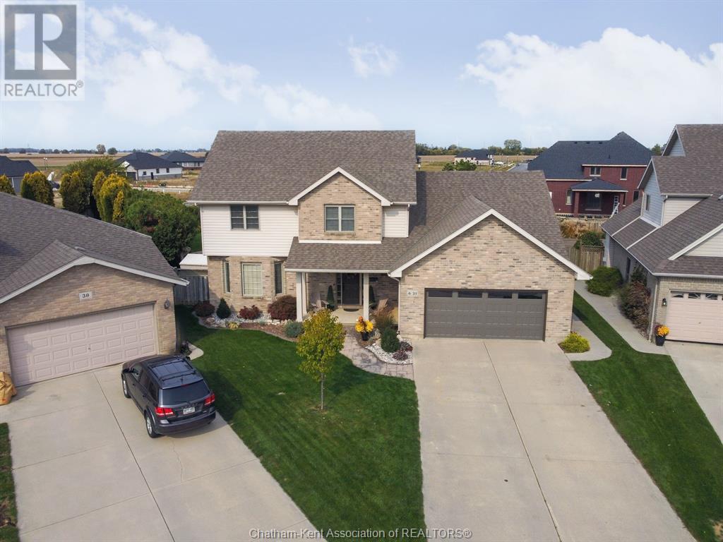 MLS# 24006645: 31 Ivy PLACE, Chatham, Canada