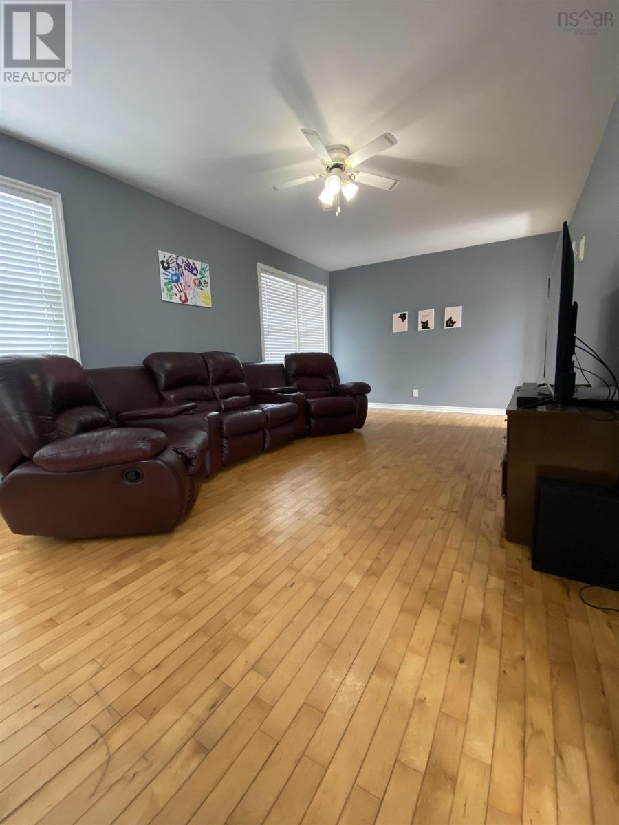 110 Lorne Street, Sydney, Nova Scotia  B1P 4H4 - Photo 12 - 202405783