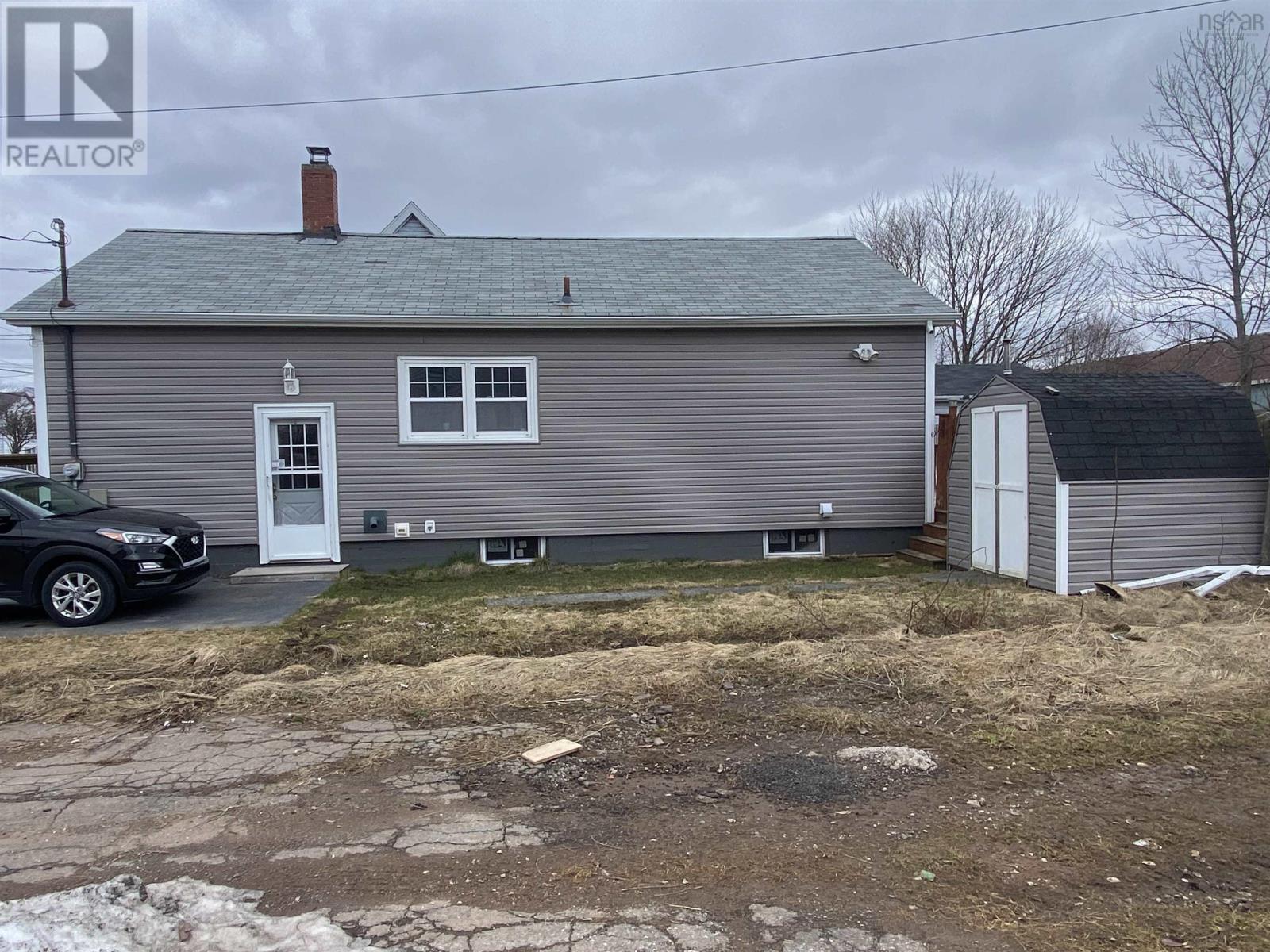 110 Lorne Street, Sydney, Nova Scotia  B1P 4H4 - Photo 4 - 202405783