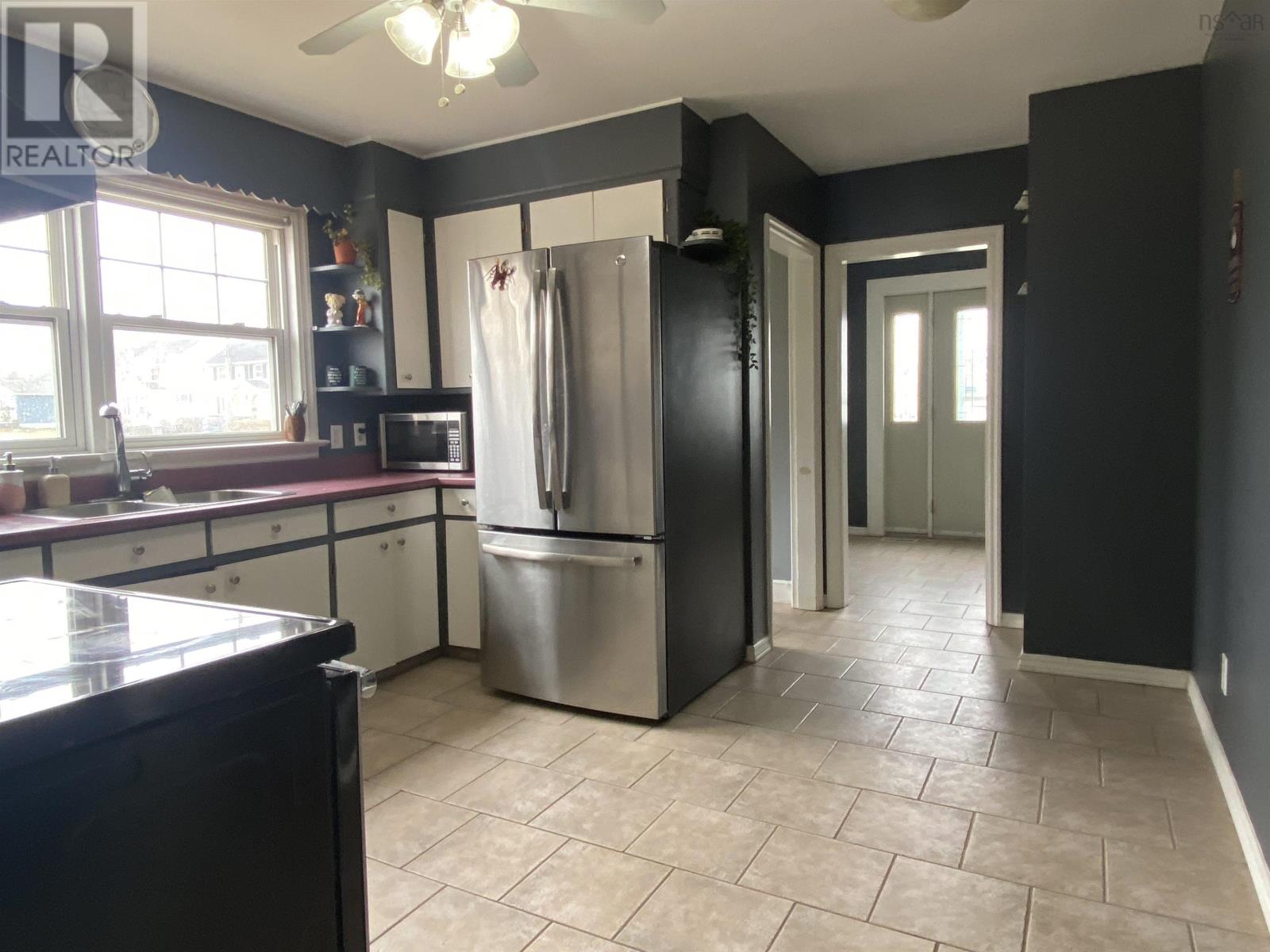 110 Lorne Street, Sydney, Nova Scotia  B1P 4H4 - Photo 7 - 202405783