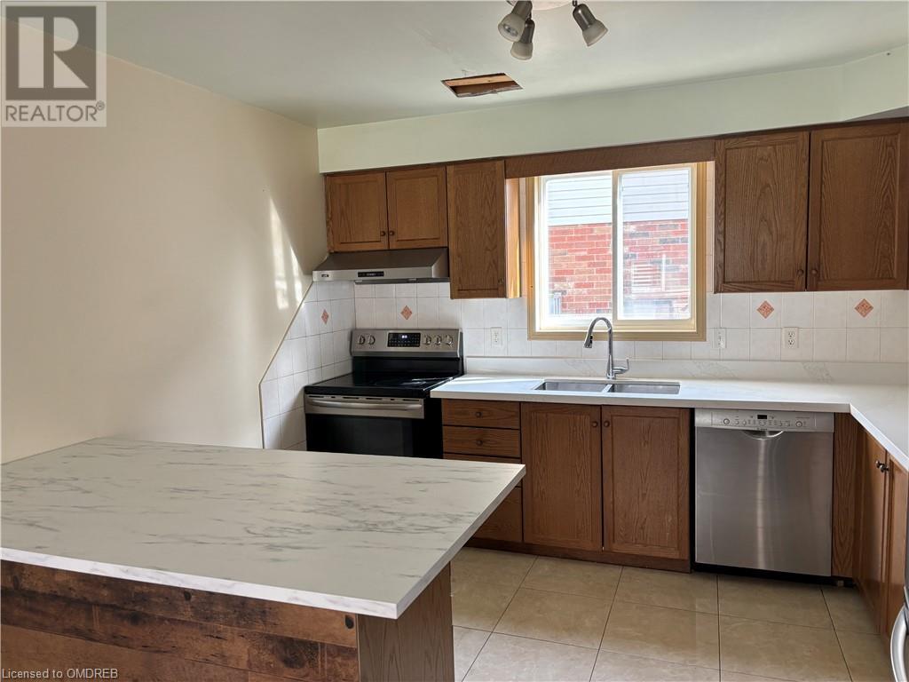 98 Adler Drive, Cambridge, Ontario  N3C 4B7 - Photo 2 - 40564338