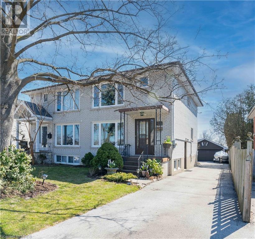 954 Eighth Street, Mississauga, Ontario  L5E 1R5 - Photo 1 - 40564253