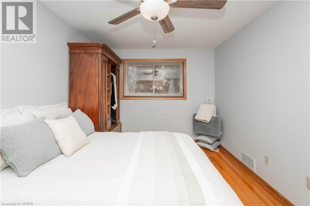 954 Eighth Street, Mississauga, Ontario  L5E 1R5 - Photo 17 - 40564253