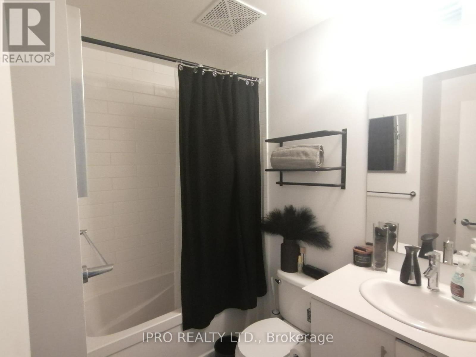1007 - 360 Square One Drive, Mississauga, Ontario  L5B 0G7 - Photo 10 - W8186324