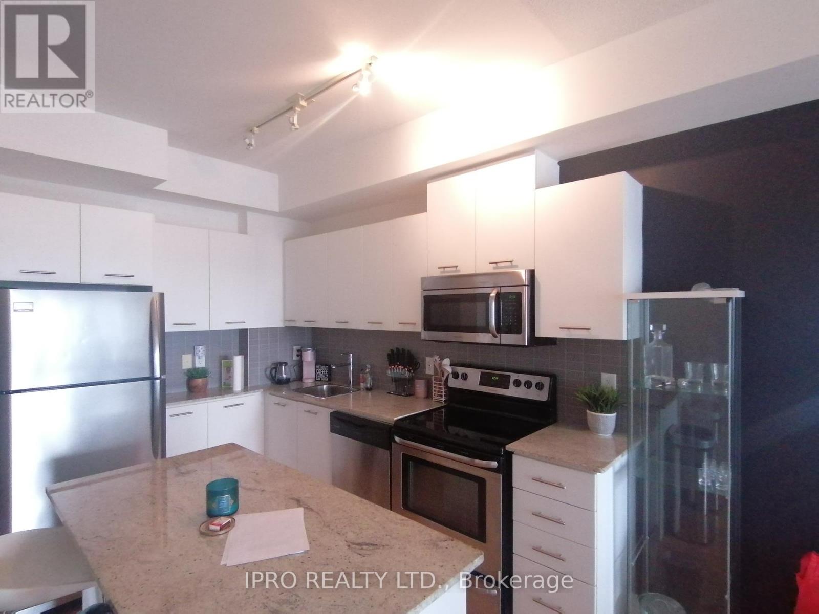1007 - 360 Square One Drive, Mississauga, Ontario  L5B 0G7 - Photo 3 - W8186324