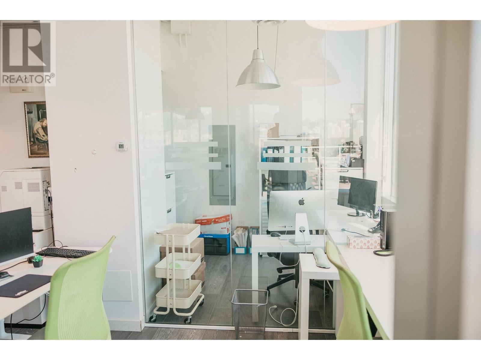 Listing Picture 11 of 18 : 647 and 649 550 W BROADWAY STREET, Vancouver / 溫哥華 - 魯藝地產 Yvonne Lu Group - MLS Medallion Club Member