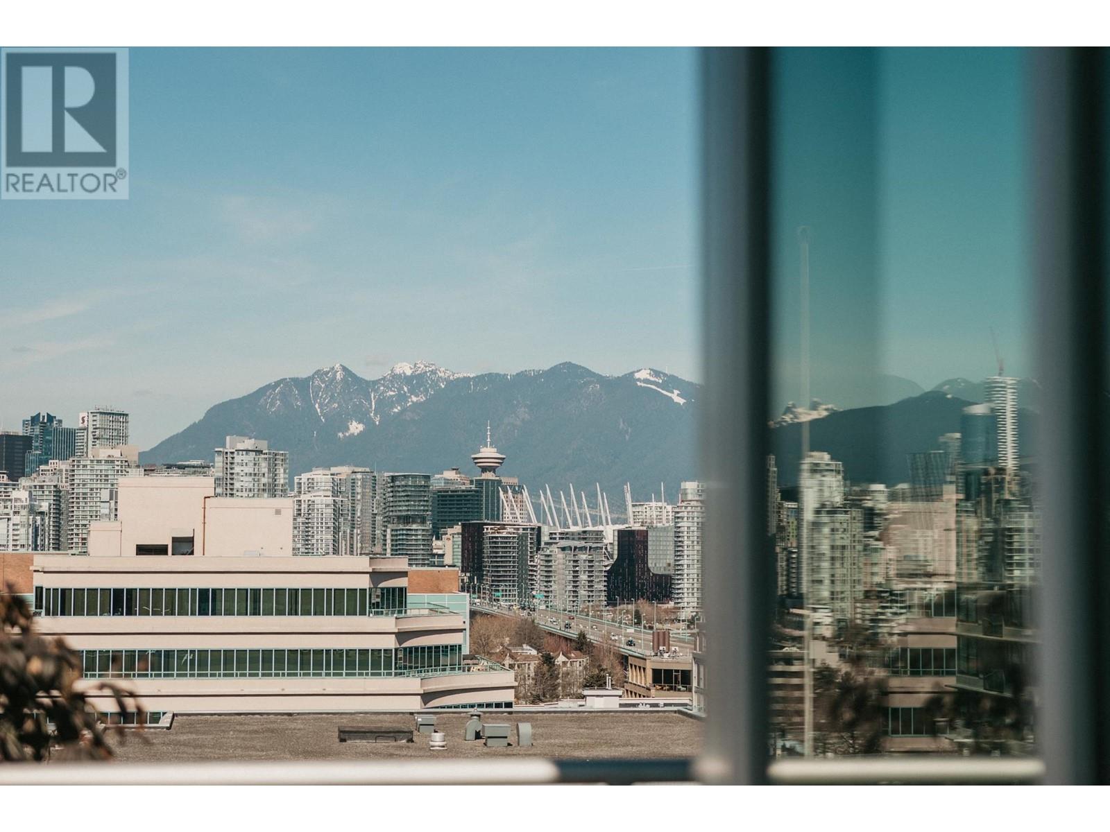 Listing Picture 14 of 18 : 647 and 649 550 W BROADWAY STREET, Vancouver / 溫哥華 - 魯藝地產 Yvonne Lu Group - MLS Medallion Club Member