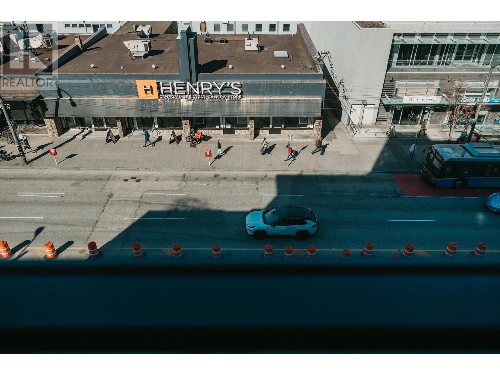 Listing Picture 15 of 18 : 647 and 649 550 W BROADWAY STREET, Vancouver / 溫哥華 - 魯藝地產 Yvonne Lu Group - MLS Medallion Club Member