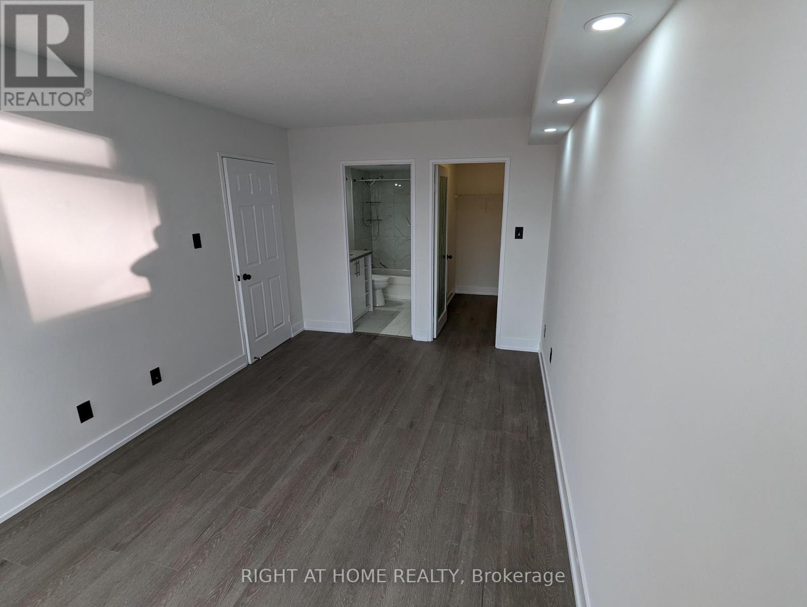 205 - 265 Enfield Place, Mississauga, Ontario  L5B 3Y6 - Photo 11 - W8187712