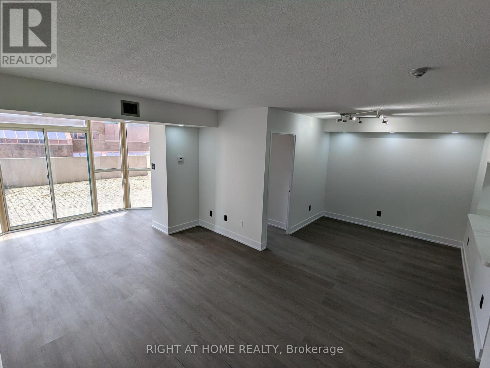 205 - 265 Enfield Place, Mississauga, Ontario  L5B 3Y6 - Photo 8 - W8187712
