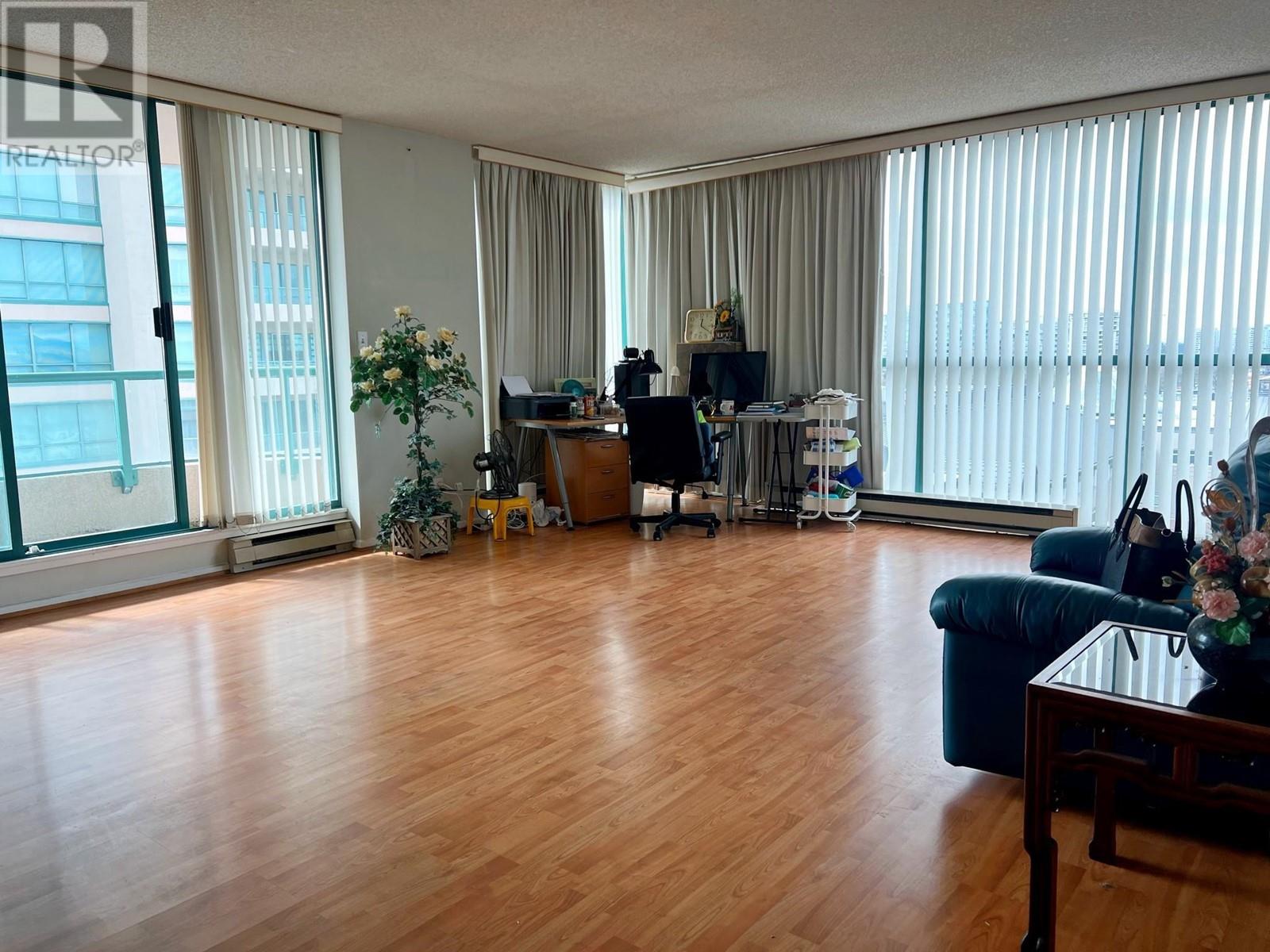 Listing Picture 6 of 17 : 1003 8831 LANSDOWNE ROAD, Richmond / 烈治文 - 魯藝地產 Yvonne Lu Group - MLS Medallion Club Member