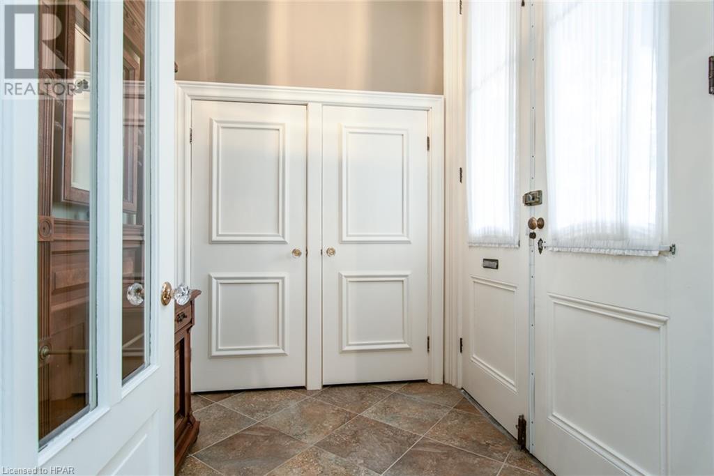 14 Nile Street, Stratford, Ontario  N5A 4B8 - Photo 9 - 40563844