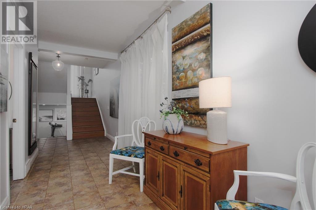 35 Burritt Street, Stratford, Ontario  N5A 4W6 - Photo 6 - 40563862