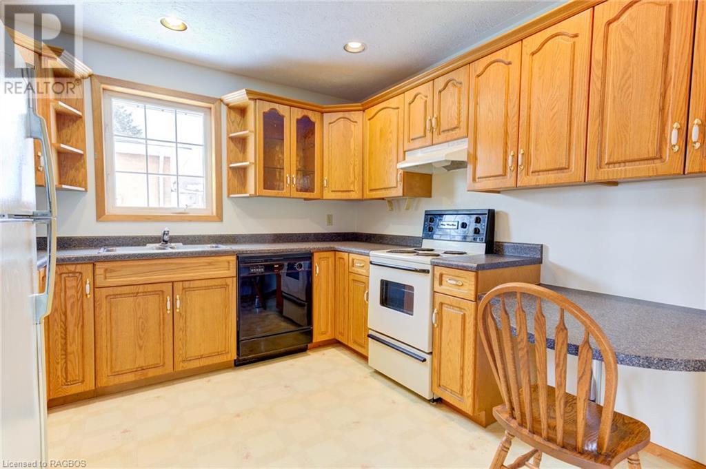 12 6th Street Close, Hanover, Ontario  N4N 3S1 - Photo 8 - 40556454