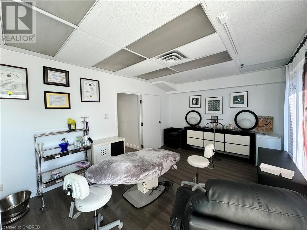 125 Lakeshore Road E Unit# 302, Oakville, Ontario  L6J 1H4 - Photo 9 - 40563869