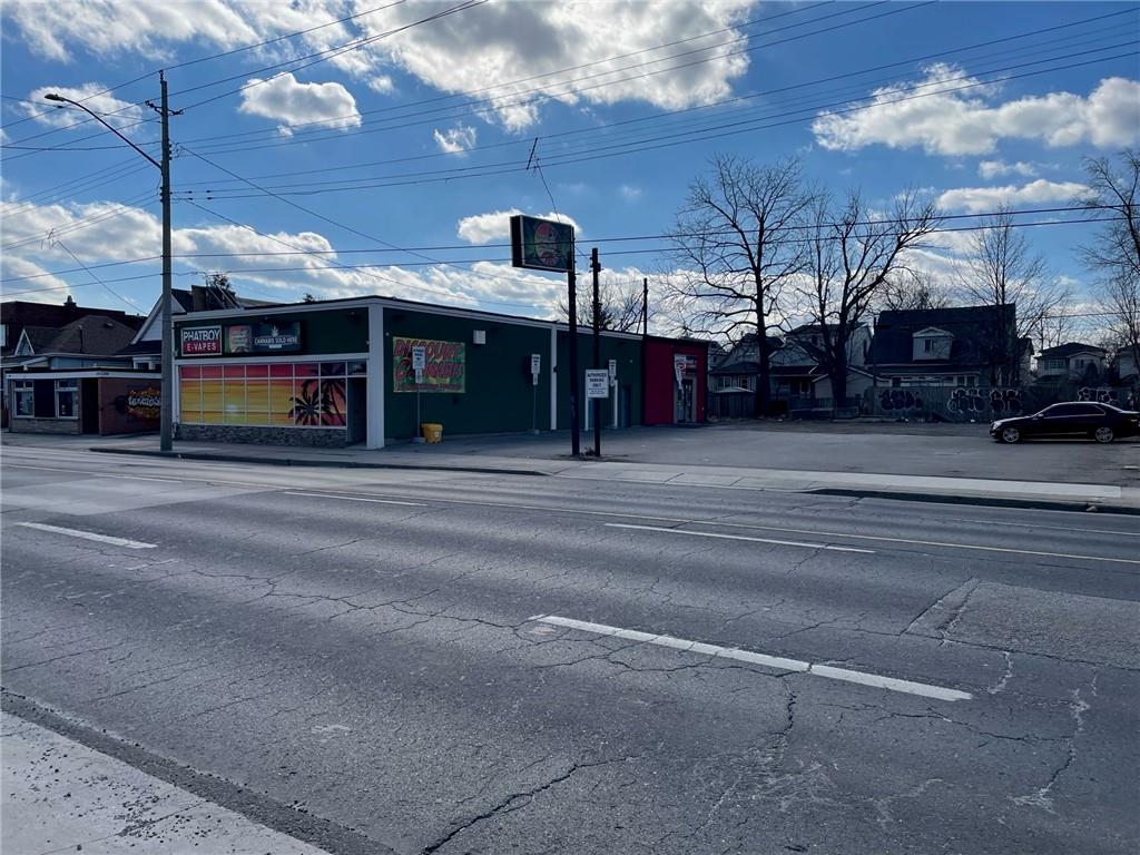 1354 Barton Street E, Hamilton, Ontario  L8H 2W3 - Photo 1 - H4189283