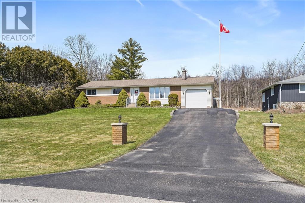 33 Centre Street, Glen Morris, Ontario  N0B 1W0 - Photo 3 - 40564300