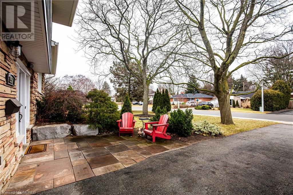 351 Strathcona Drive, Burlington, Ontario  L7L 2E4 - Photo 5 - 40564715