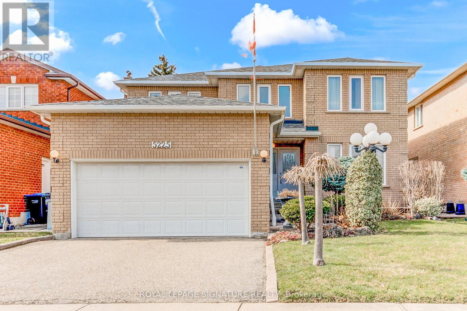 5225 Swiftcurrent Trail, Mississauga, Ontario  L5R 2H9 - Photo 1 - W8189504