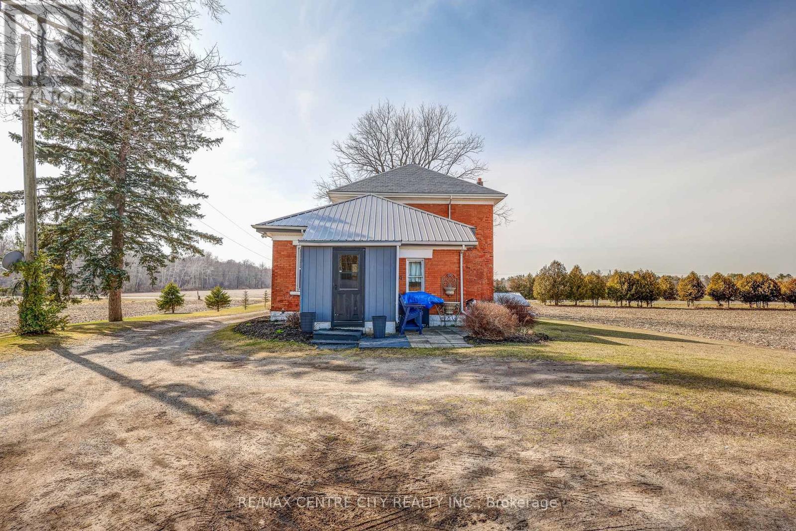 7086 Springfield Rd, Malahide, Ontario  N5H 2R5 - Photo 13 - X8188916