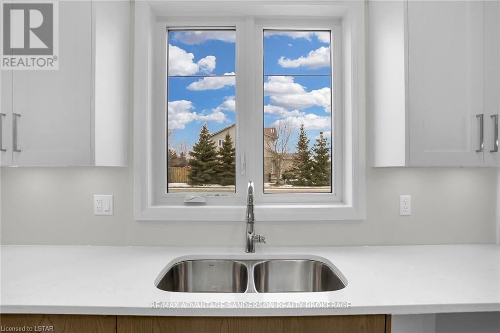 #114 -93 Stonefield Lane, Middlesex Centre, Ontario  N0M 2A0 - Photo 12 - X8189652