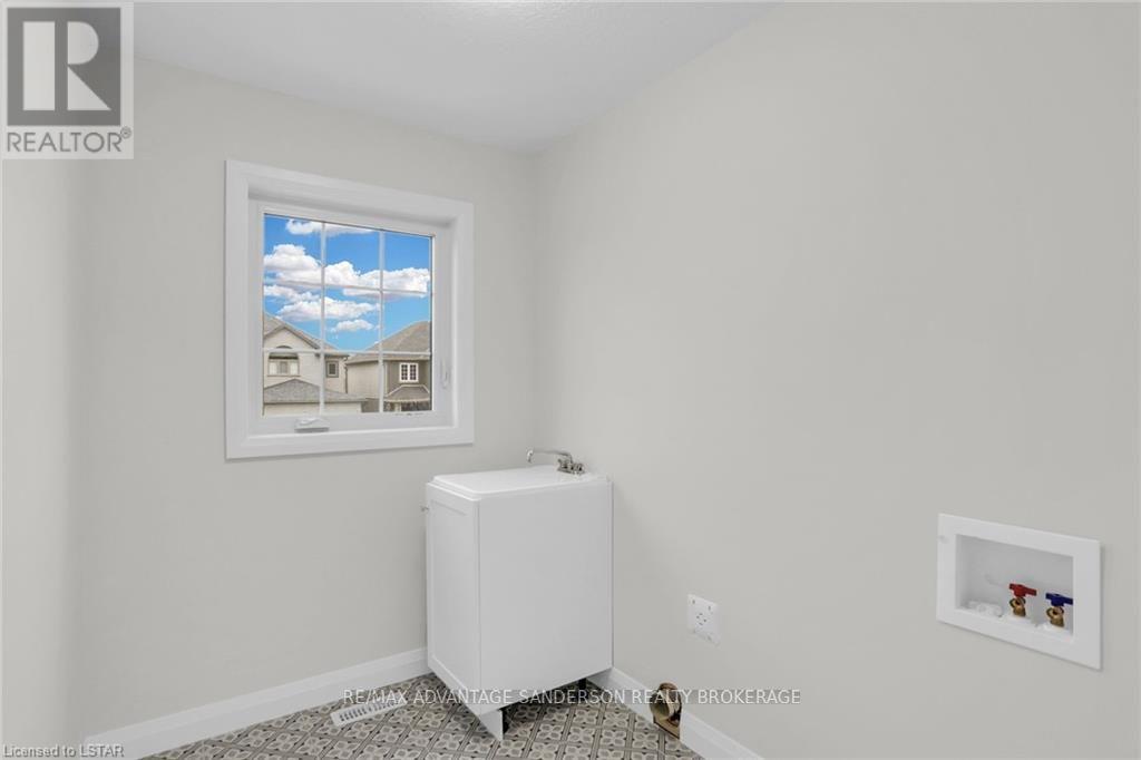 #114 -93 Stonefield Lane, Middlesex Centre, Ontario  N0M 2A0 - Photo 25 - X8189652