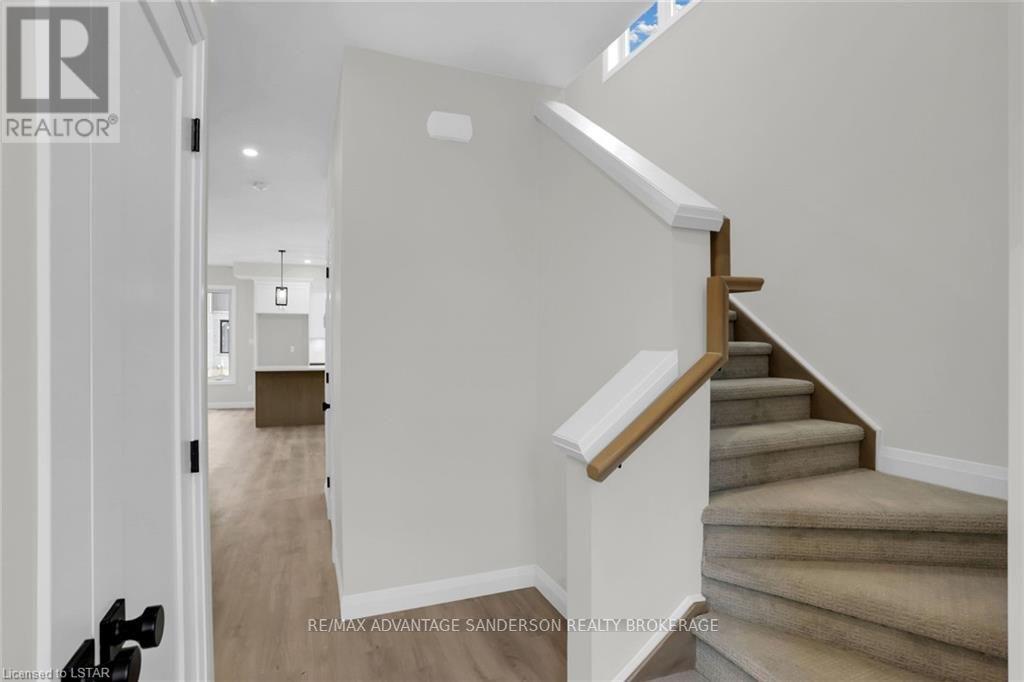 #114 -93 Stonefield Lane, Middlesex Centre, Ontario  N0M 2A0 - Photo 5 - X8189652