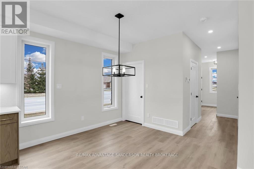 #114 -93 Stonefield Lane, Middlesex Centre, Ontario  N0M 2A0 - Photo 8 - X8189652