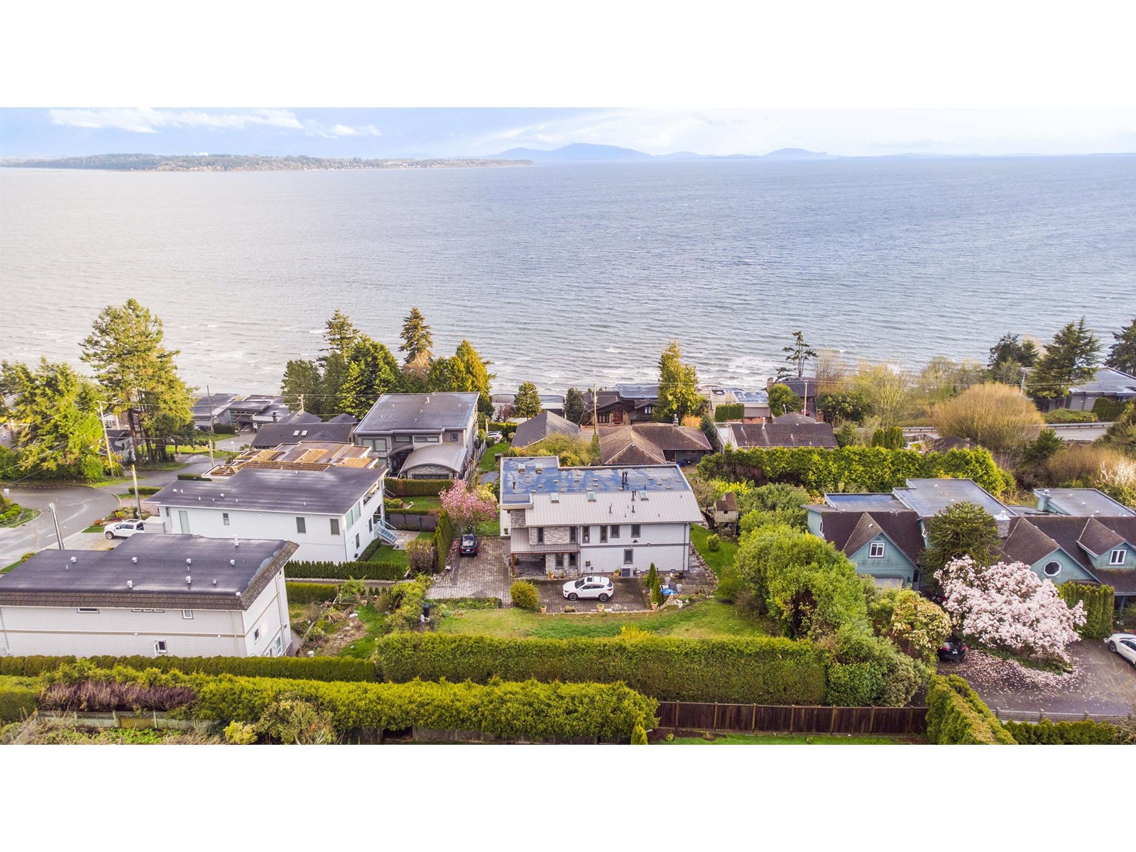 Listing Picture 8 of 11 : 1393 KERFOOT ROAD, White Rock - 魯藝地產 Yvonne Lu Group - MLS Medallion Club Member