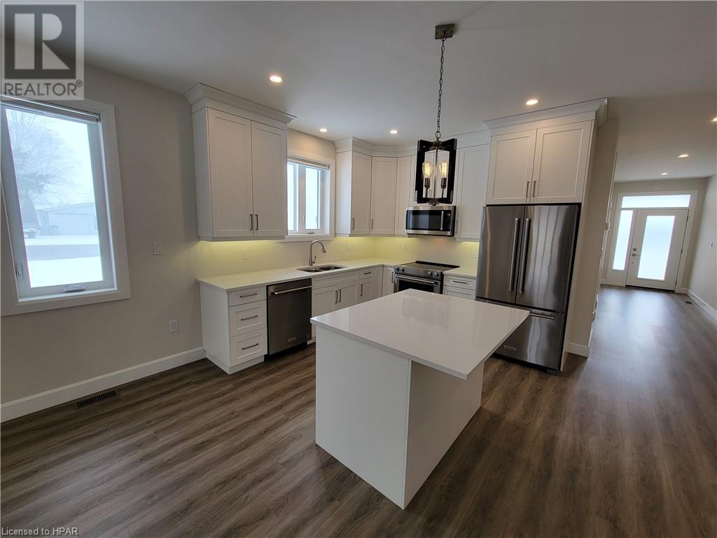 21 Upper Thames Lane Unit# 25, Mitchell, Ontario  N0K 1N0 - Photo 5 - 40560633