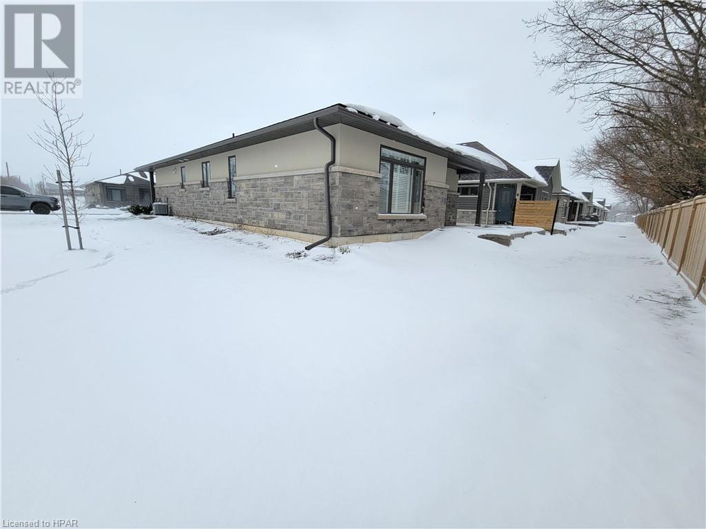 21 Upper Thames Lane Unit# 25, Mitchell, Ontario  N0K 1N0 - Photo 34 - 40560633