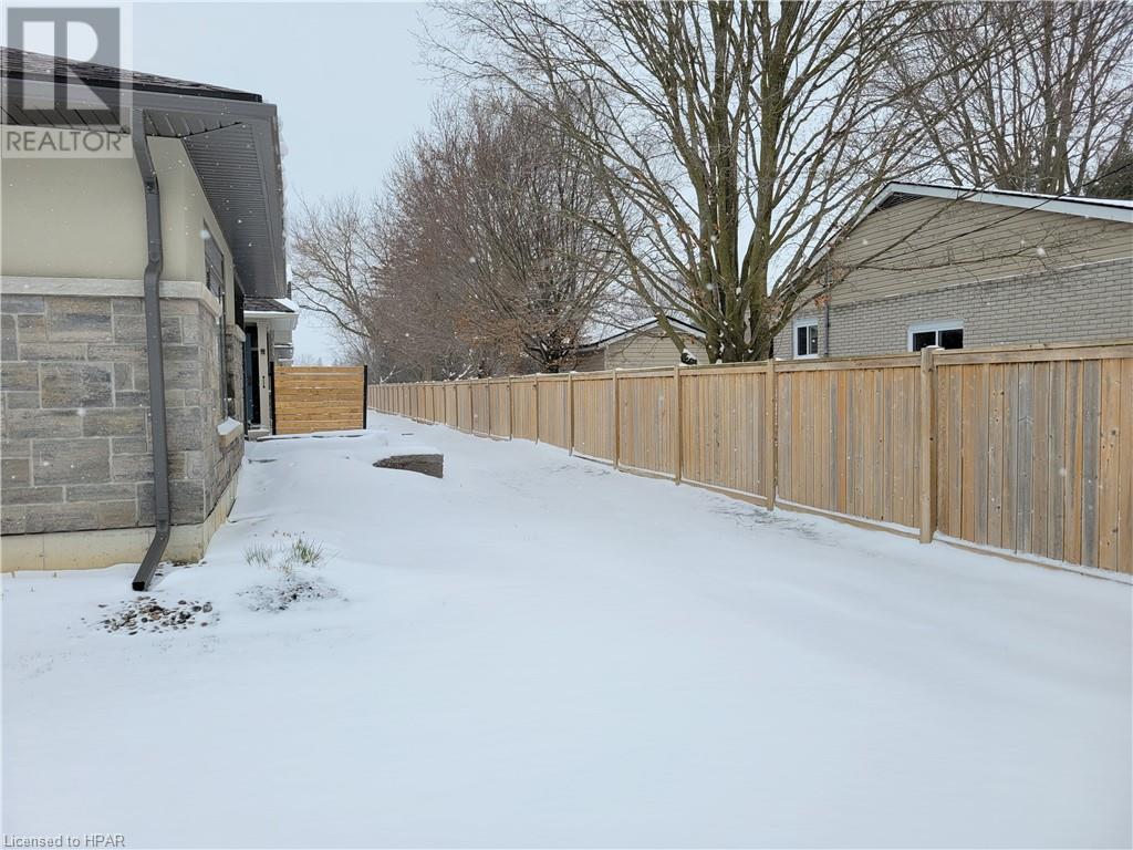 21 Upper Thames Lane Unit# 25, Mitchell, Ontario  N0K 1N0 - Photo 33 - 40560633