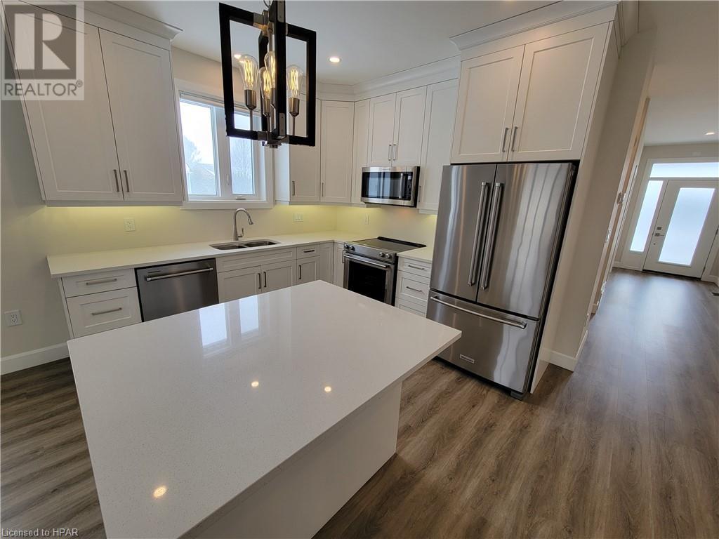 21 Upper Thames Lane Unit# 25, Mitchell, Ontario  N0K 1N0 - Photo 10 - 40560633